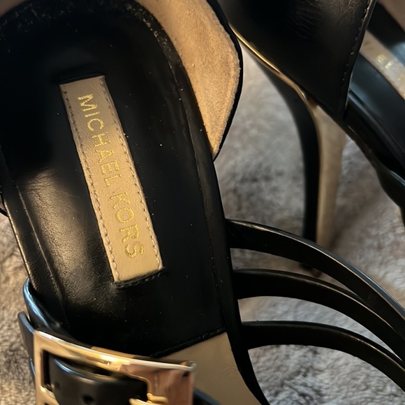 Michael Kors black heels. - Picture 3 of 10